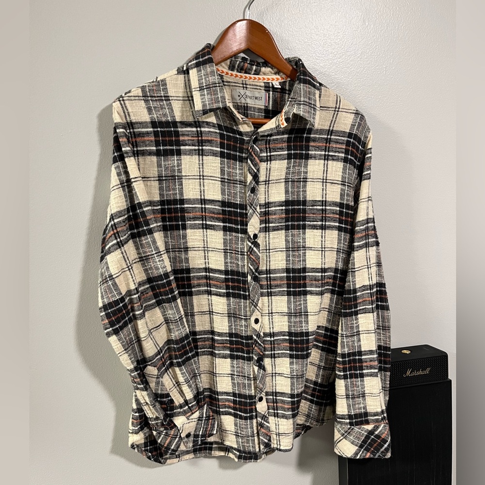 Departwest. Large. Button up. Cream, black, orange.